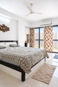 Luxury 3 BHK furnished flat in Sayajigunj Vadodara - Image 2