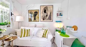 Cute tiny house - Image 2