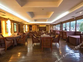 River & Holiday Hotel - Image 4