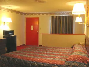 Red Carpet Inn Williamstown - Image 4