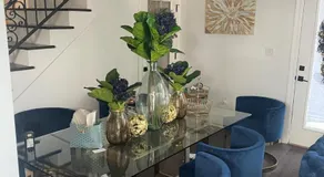 Cute Home with some Razzle Dazzle - Image 3