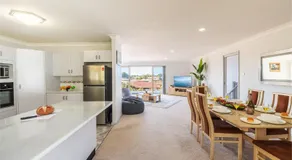 124 Rocky Point Rd - pet friendly, air con, Wi-Fi, high chair and Cot - Image 2