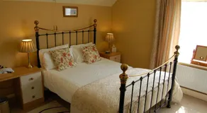 Compton House - Image 4