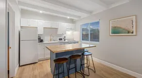 15 Min to Beach - Modern Vista Escape - Image 2