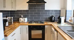 New Two Bed Home - 5 Minute Drive To Stoke Hospital - Image 4
