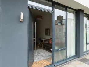 Stylish Executive Apartment - Coventry City Centre - Image 3