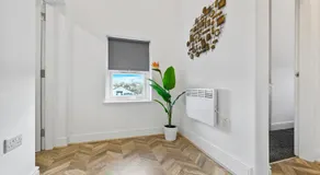 Modern 2 bedroom flat in Woolton Village - Image 4