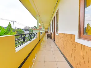 OYO 91078 Mulia Agung Residence - Image 4