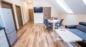 Dwór Skalny Apartamenty, Pokoje i Restauracja Karczma Skalna - Image 4