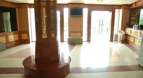 Rose Garden Hotel - Image 2