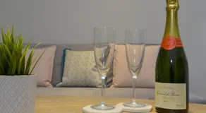 10A Ruston Chambers Free parking, Luxury 2 bedroom city center apartment - Image 5