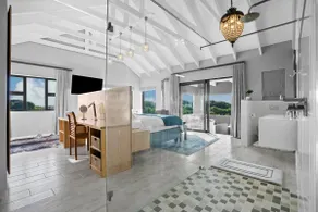 Flamingo Bay Manor - Image 4