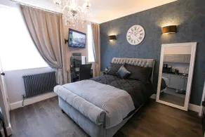 Earlham Park. Accessible suite with wet room - Image 2