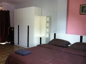 R2 Apartment 13 - Image 2