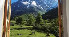 Peak Mazeri Guest House - Image 2
