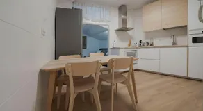 Apartamento reformado con encanto junto a la playa Zurriola, en Donostia - San Sebastián - Image 2