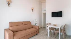 Lido Blu - Beachfront Suites & Apartments - Image 2