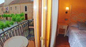 Hostal plaza mayor carrión de los condes - Image 3