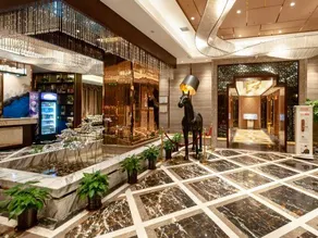 Devel International Hotel - Image 4