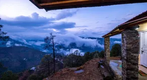 Himalayan Paradise, Boutique room w Binsar view by Roamhome - Image 4