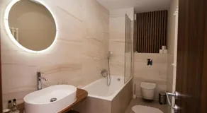 LONDON Boutique hotel & Restaurant - Image 2