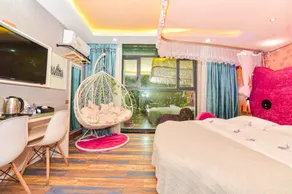 Huixianju Art Hotel - Image 2
