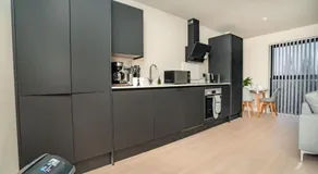 Fabulous 1 Bed Apartment in Birmingham - Image 4