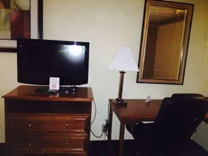 The Best Inn & Suites - Image 4
