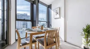 Spacious 2 bedroom apartment with Free parking-00189 - Image 3