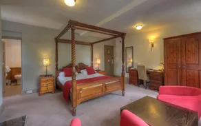 Castle Hotel by Chef & Brewer Collection - Image 2