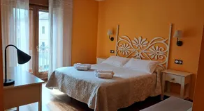 Hostal plaza mayor carrión de los condes - Image 2