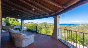 Agréable villa entièrement équipée avec terrasse, jardin et piscine | Vue montagne - Image 5