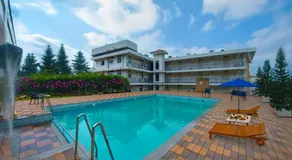 La Nicholas Lake View by Summit Hotels - Image 3