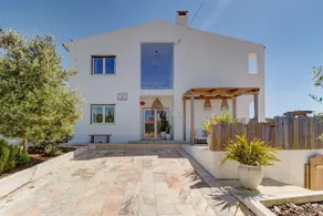 Ocean House Ericeira - next to Ribeira d'ilhas Surf Beach - Image 4