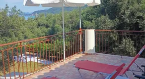 The Vrachos Beach House - Image 5