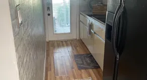 Ne Miami Cottage - Image 4