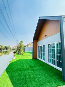 Home Minimal Style Accommodation by the Riverside, 1 Bedroom, 1 Bathroom, 1 Guest - Image 4