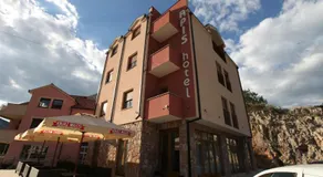 Apis Hotel - Image 3