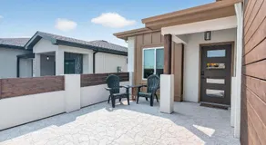 Plush & Roomy - Perfect for All Ages near KU & KC - Image 4