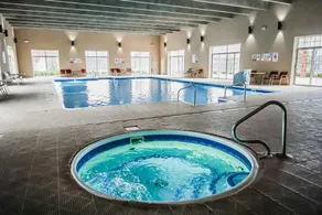 Surreys Grand Crowne Resort - Image 5