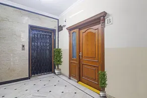 Capital O Samrat Palace Near Nampally Station - Image 4