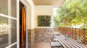Amplio piso con 4 habitaciones para disfrutar de Málaga con parking gratuito - Image 3