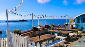 Spacious home with panoramic sea view, free parking EV & large garden - Image 5