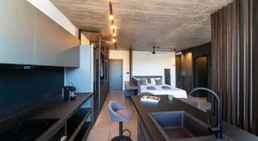 Golden Sun Luxury Apartment Adults Only - Image 4