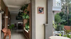 Urbanview Syariah Hotel Kanigara Batu - Image 5