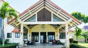 RedDoorz at Jestro Guest House Batu - Image 2