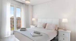 Appartement avec jardin, piscine et terrasse | Vue mer - Image 2