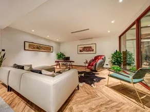 Yan Ru Light Luxury Holiday Hostel - Image 4