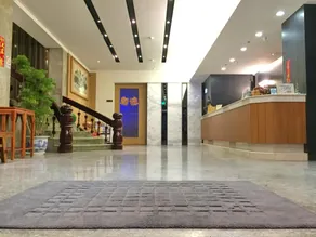 Country Garden Hotel - Image 4