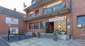 Private Rooms with Free Parking & 24h Self Check-in - Image 5
